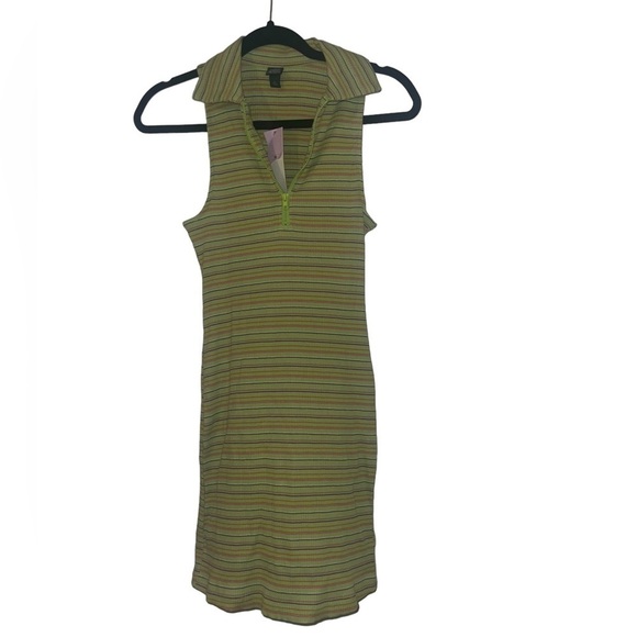 MUST BUNDLE
NWT Fun Size XS wild fable Dress green colors zipper - Picture 3 of 8